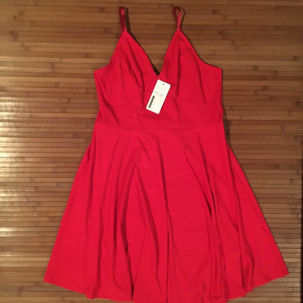 Little Red Dress Flare satin straps L